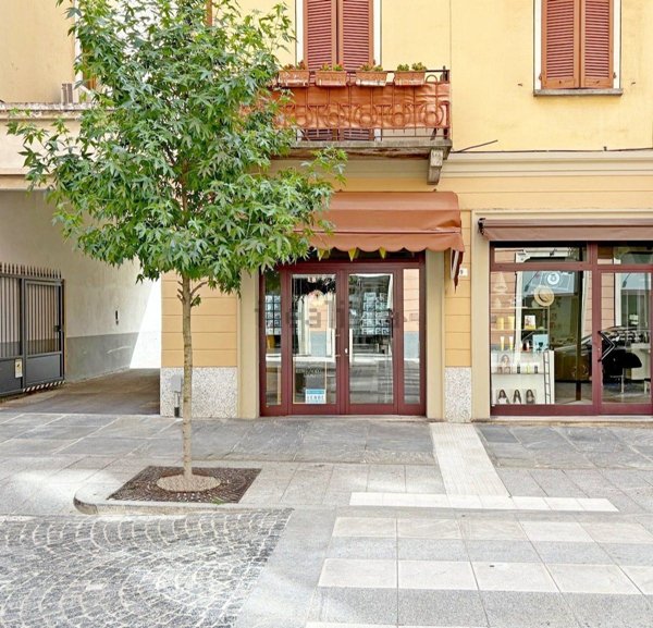 locale commerciale in vendita a Domodossola in zona Calvario