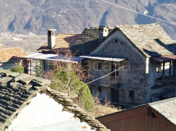 casa indipendente in vendita a Domodossola in zona Corte