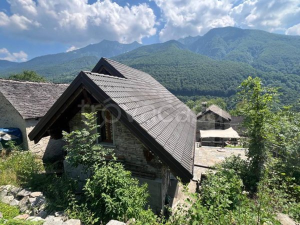 casa indipendente in vendita a Druogno in zona Coimo