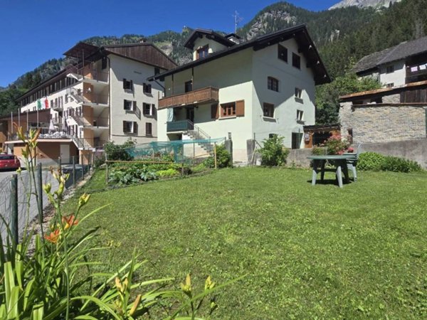 casa indipendente in vendita a Formazza in zona San Michele