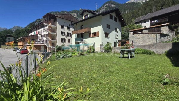 casa indipendente in vendita a Formazza in zona San Michele