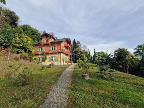 casa indipendente in vendita a Ghiffa