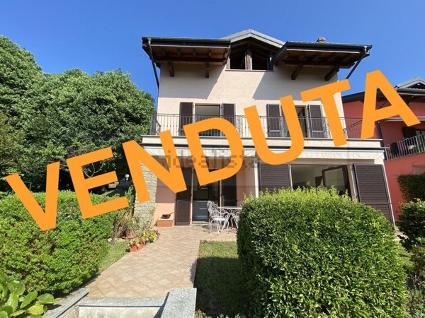 casa indipendente in vendita a Ghiffa