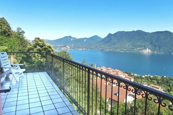 casa indipendente in vendita a Ghiffa