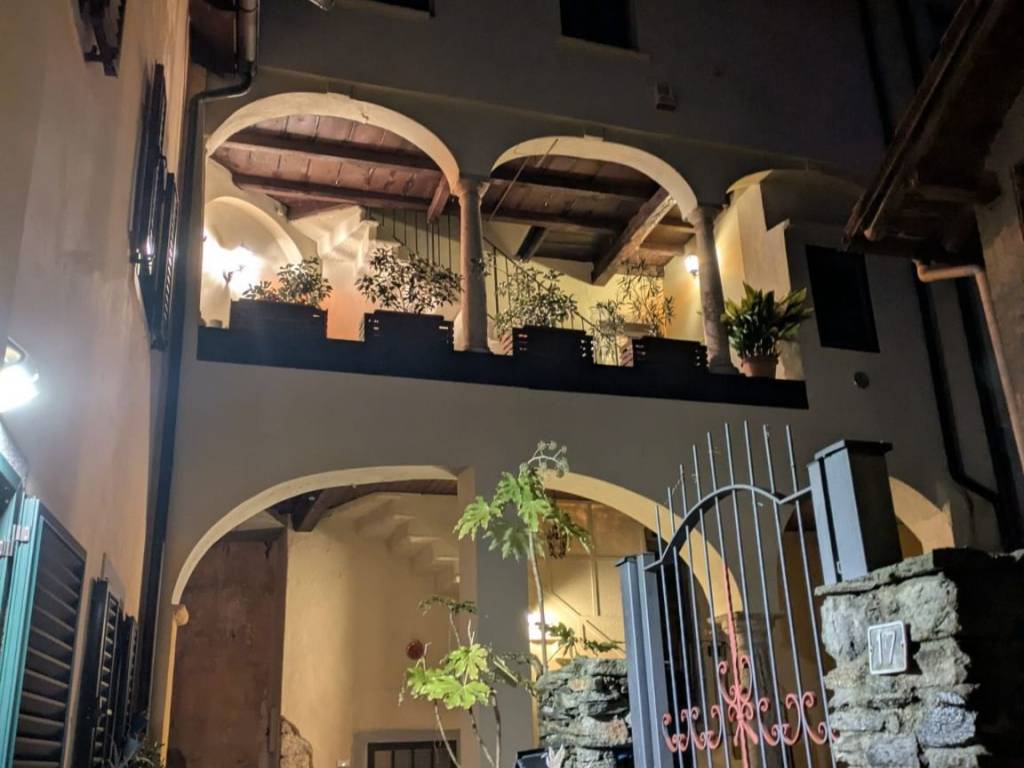 intera palazzina in vendita a Ghiffa