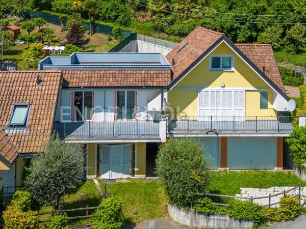 casa indipendente in vendita a Ghiffa