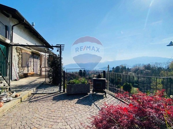 casa indipendente in vendita a Ghiffa