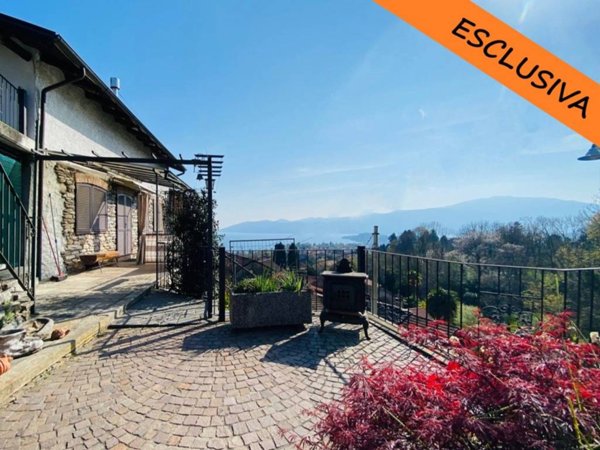 casa indipendente in vendita a Ghiffa