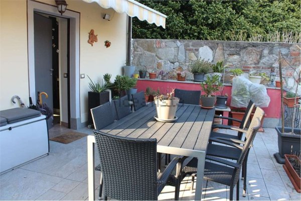 casa indipendente in vendita a Ghiffa