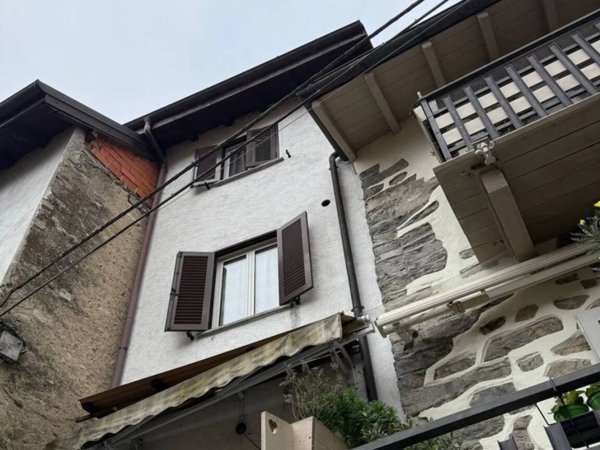 casa indipendente in vendita a Ghiffa in zona Susello