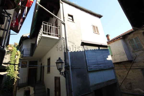 casa indipendente in vendita a Ghiffa