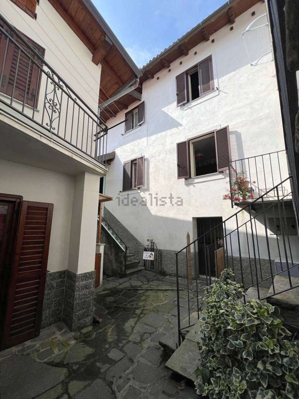 casa semindipendente in vendita a Ghiffa in zona Ronco