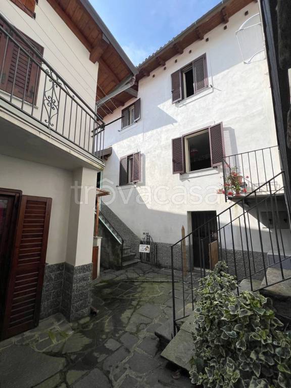 casa semindipendente in vendita a Ghiffa in zona Ronco