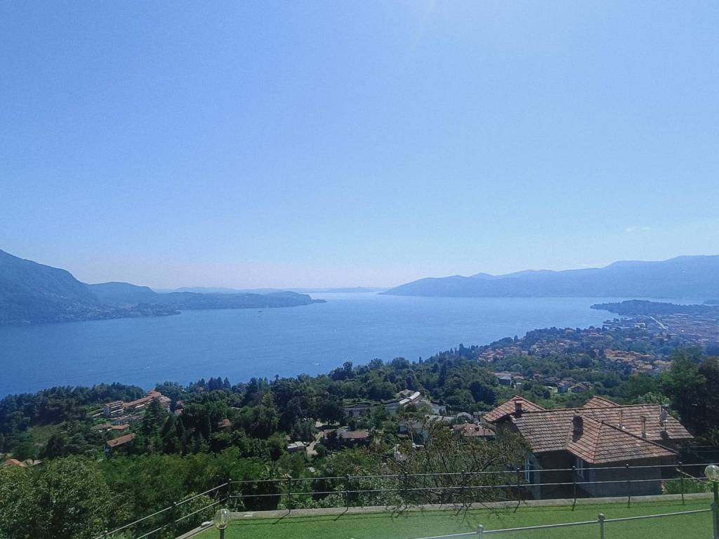 casa indipendente in vendita a Ghiffa