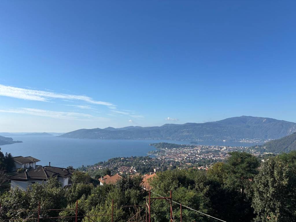 casa indipendente in vendita a Ghiffa