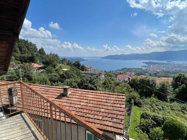 casa indipendente in vendita a Ghiffa