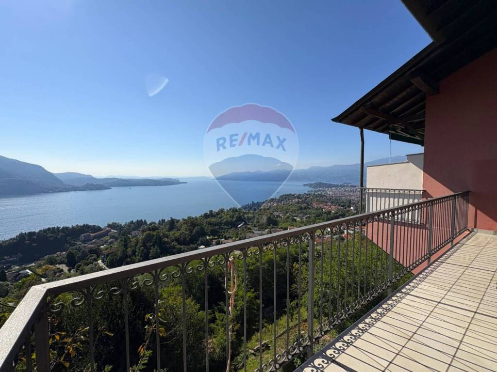 casa indipendente in vendita a Ghiffa