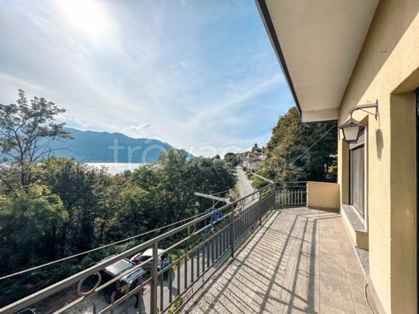 casa indipendente in vendita a Ghiffa in zona Deccio