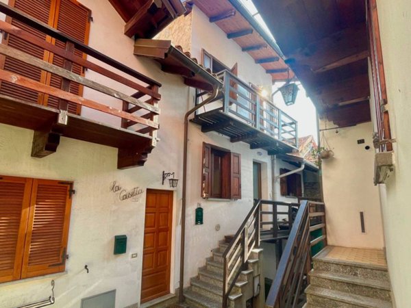 casa indipendente in vendita a Ghiffa in zona Susello