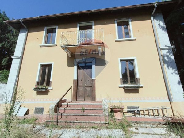 casa indipendente in vendita a Ghiffa