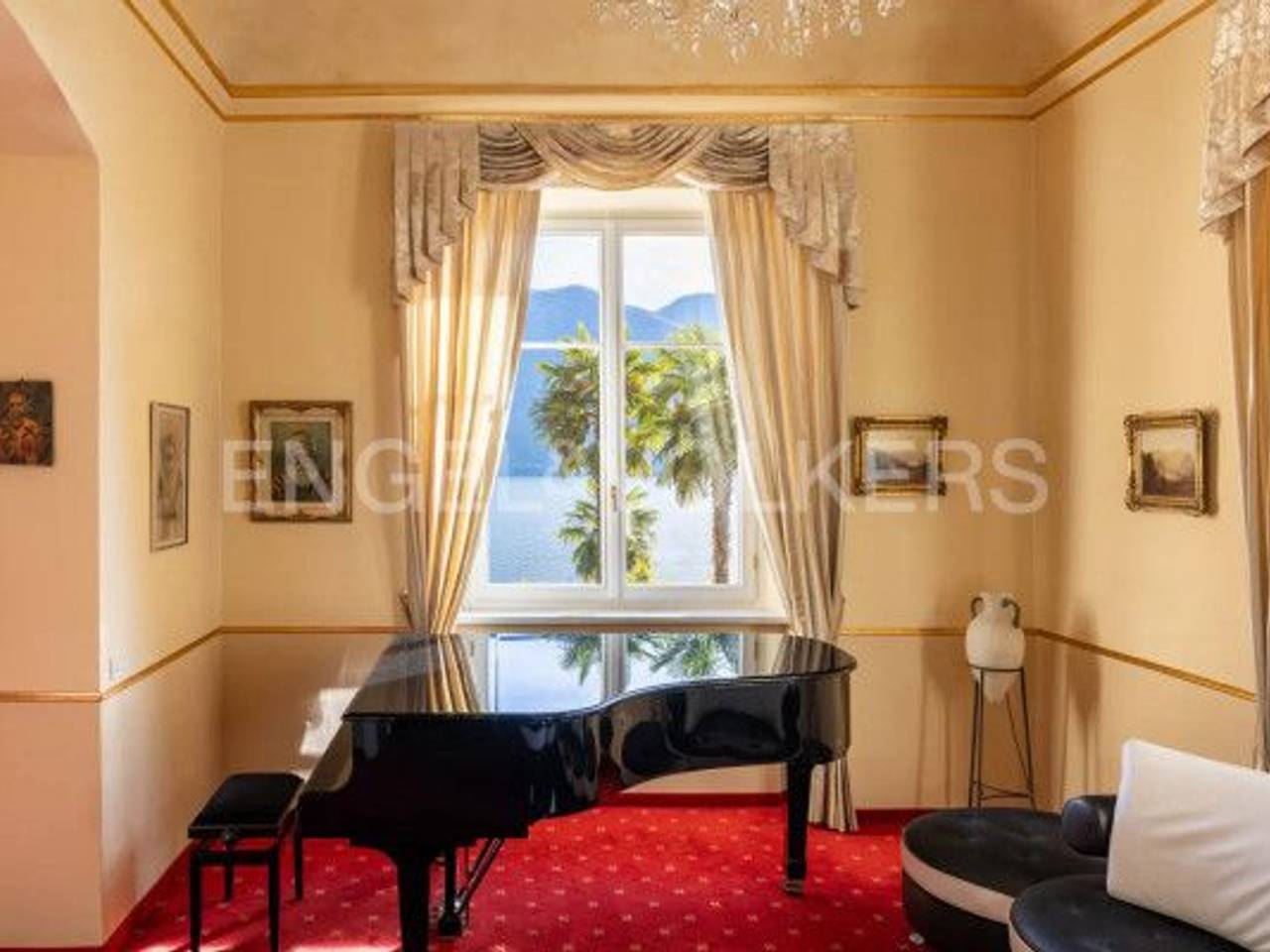 casa indipendente in vendita a Ghiffa