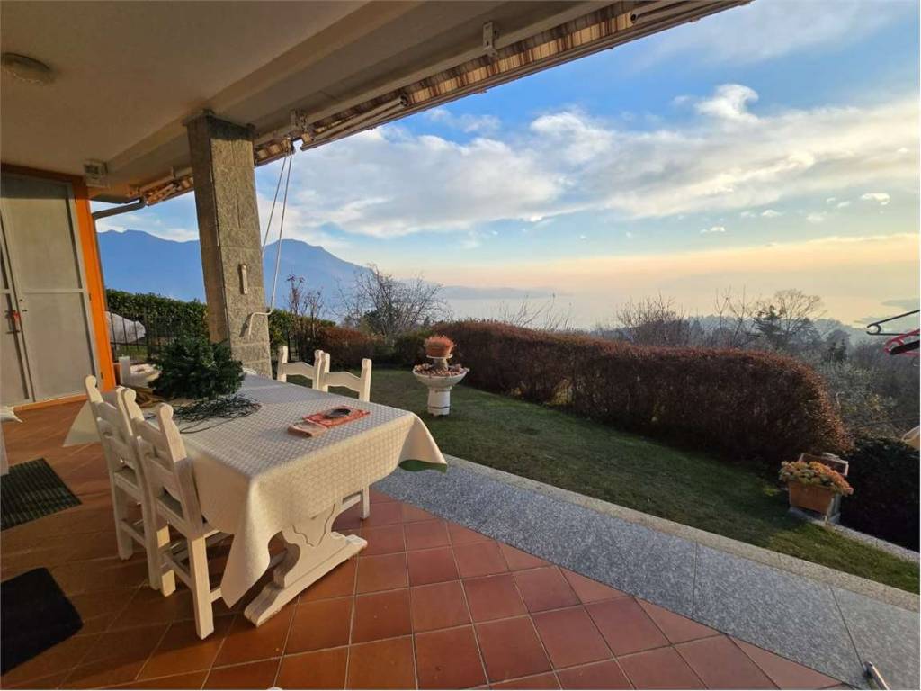 casa indipendente in vendita a Ghiffa