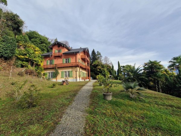 casa indipendente in vendita a Ghiffa