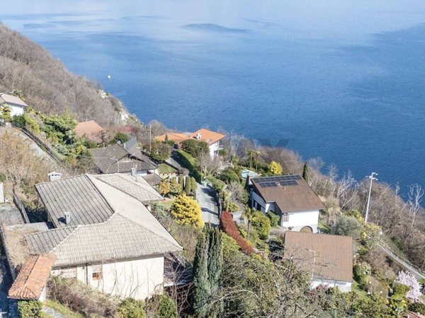 casa indipendente in vendita a Ghiffa