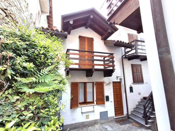 casa indipendente in vendita a Ghiffa in zona Frino