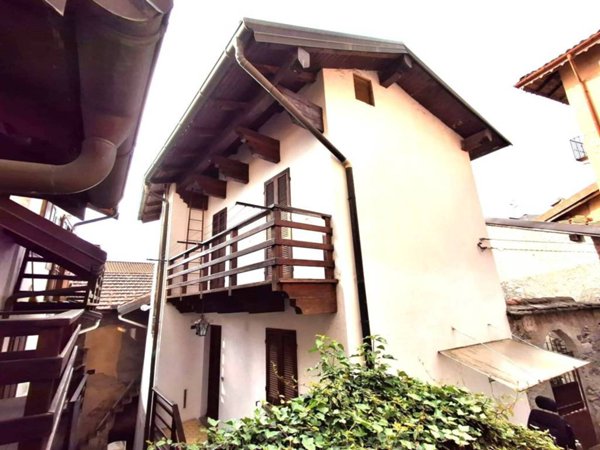 casa indipendente in vendita a Ghiffa in zona Frino