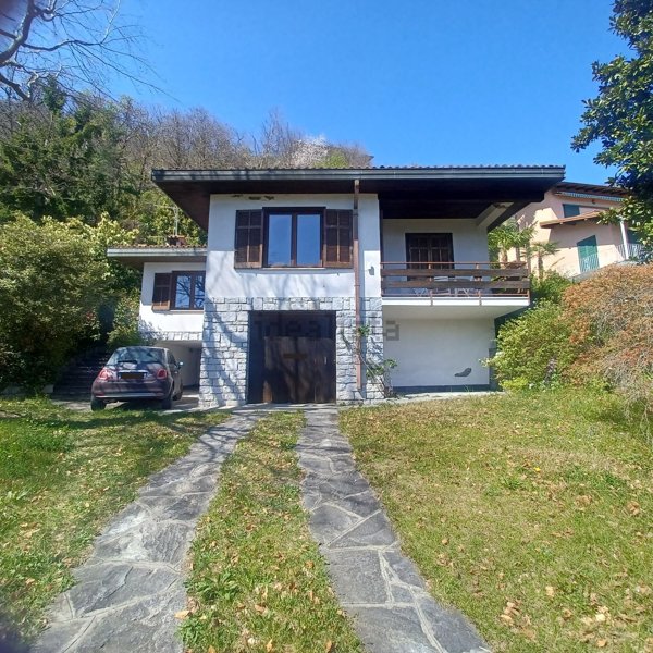 casa indipendente in vendita a Ghiffa