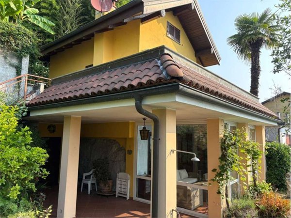 casa indipendente in vendita a Ghiffa