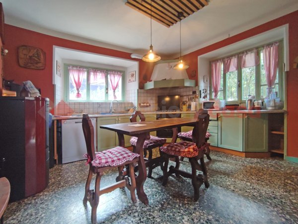 casa indipendente in vendita a Gignese in zona Vezzo