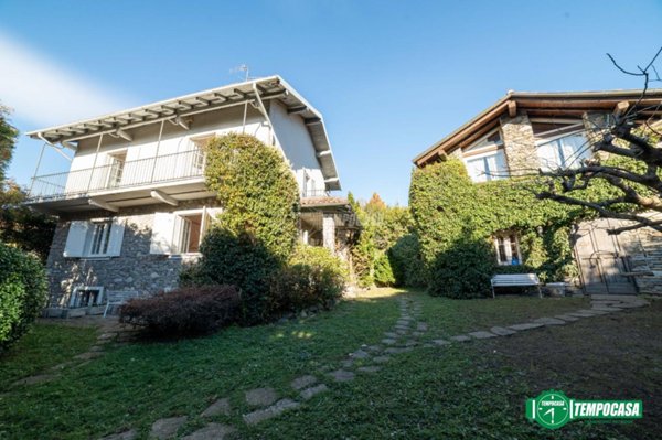 casa indipendente in vendita a Gignese in zona Vezzo