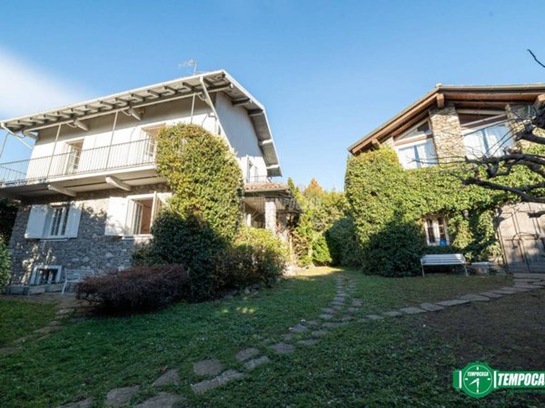 casa indipendente in vendita a Gignese in zona Vezzo