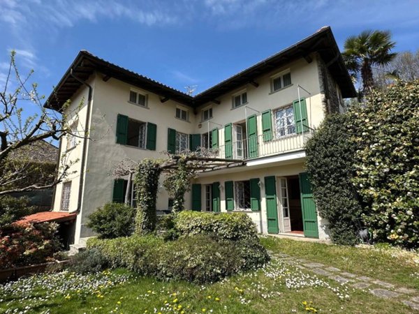 casa indipendente in vendita a Gignese in zona Vezzo
