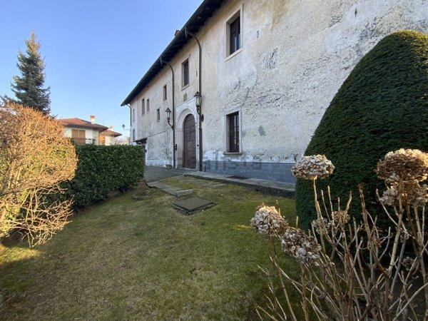 casa indipendente in vendita a Gignese in zona Vezzo