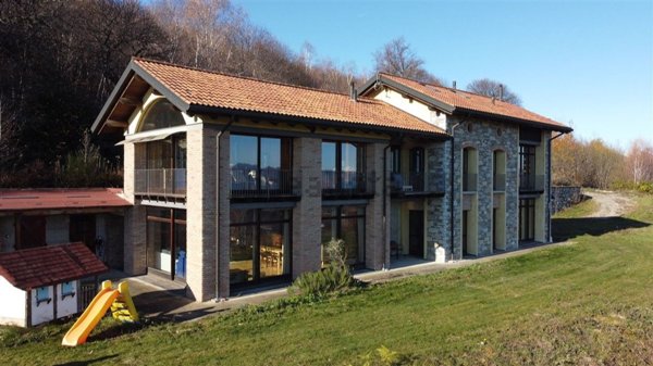 casa indipendente in vendita a Gignese