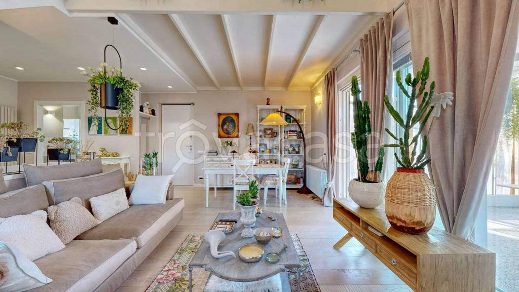 casa indipendente in vendita a Gignese in zona Vezzo