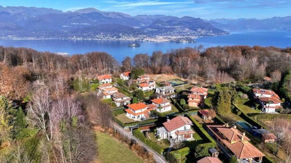 casa indipendente in vendita a Gignese in zona Vezzo