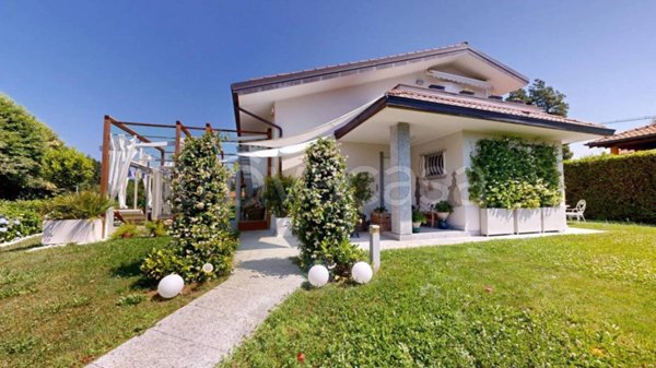 casa indipendente in vendita a Gignese in zona Vezzo