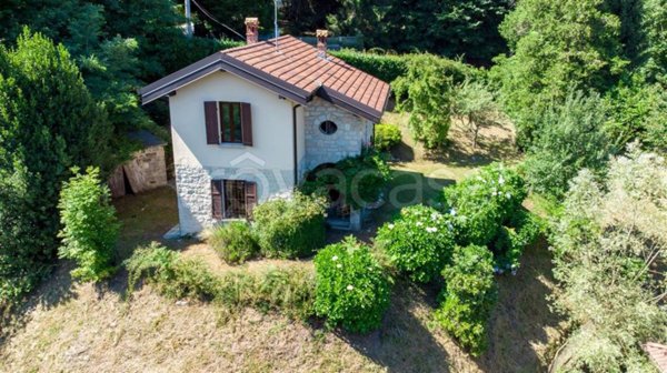 casa indipendente in vendita a Gignese in zona Alpino Cignese