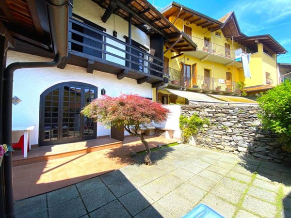 casa indipendente in vendita a Gignese in zona Vezzo