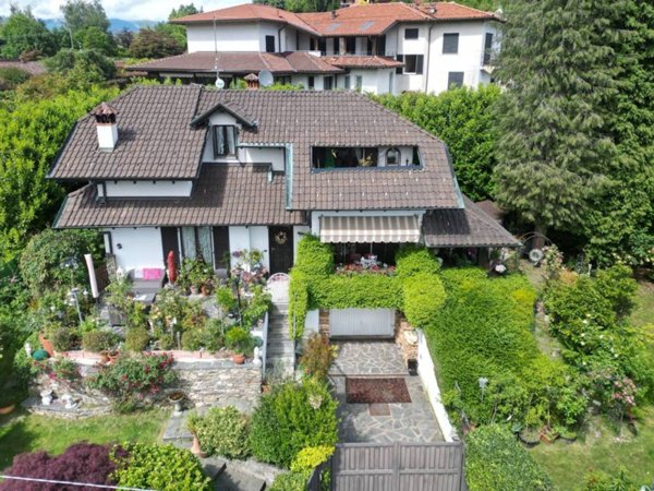 casa indipendente in vendita a Gignese in zona Vezzo
