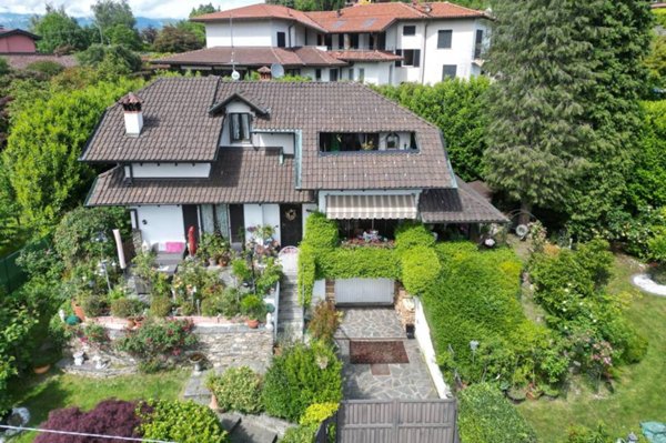 casa indipendente in vendita a Gignese in zona Vezzo