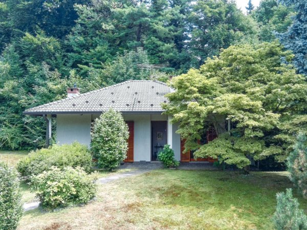 casa indipendente in vendita a Gignese in zona Vezzo