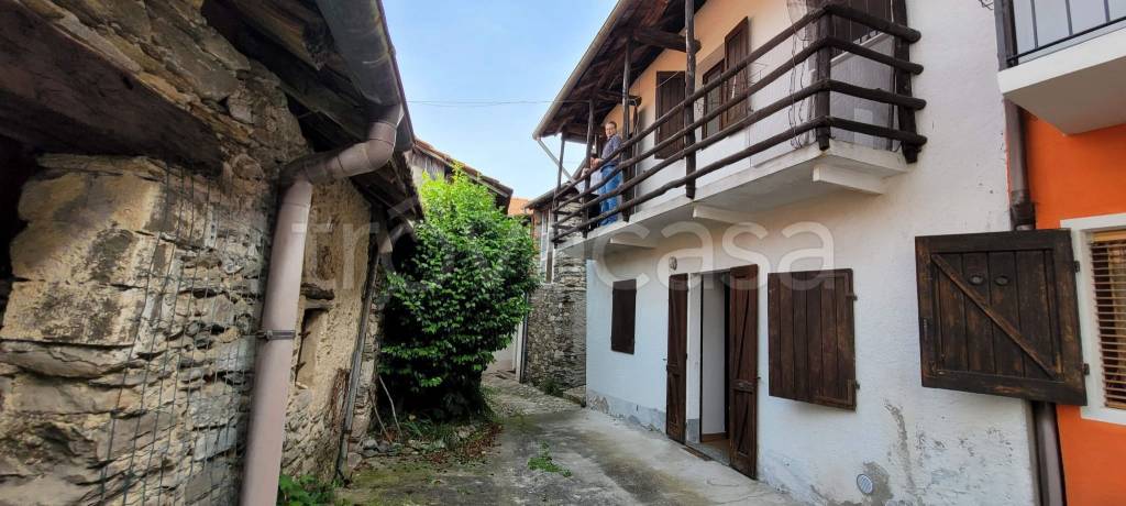 casa indipendente in vendita a Gignese in zona Nocco