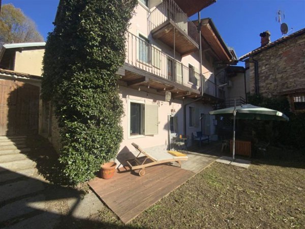 casa indipendente in vendita a Gignese in zona Vezzo