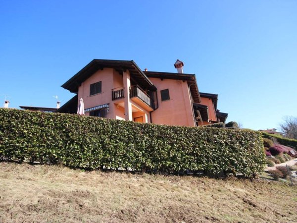 appartamento in vendita a Gignese in zona Vezzo