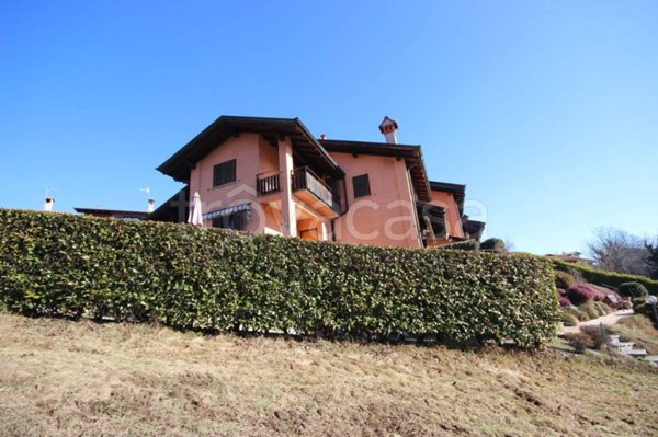 appartamento in vendita a Gignese in zona Vezzo